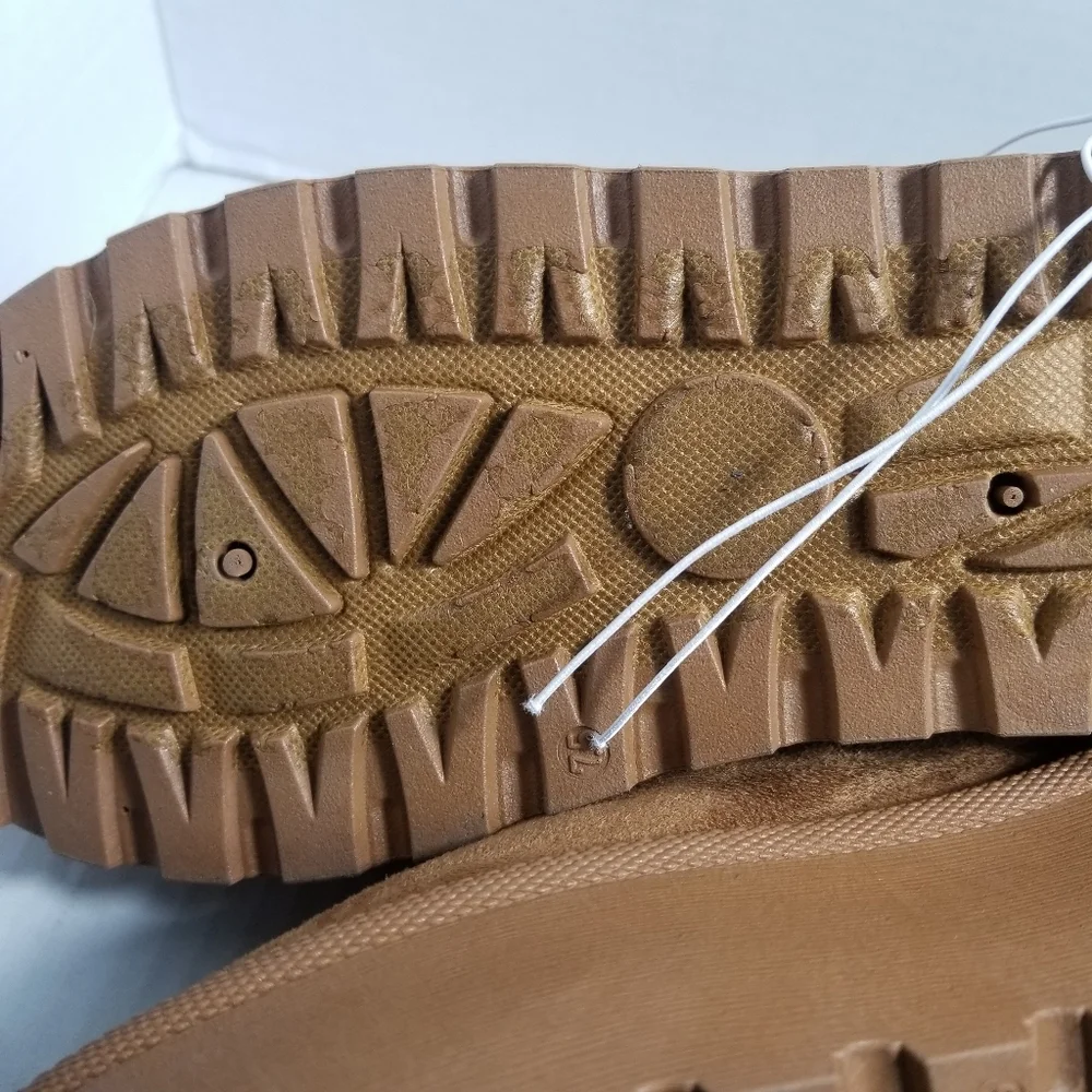 NWT MUDD BROWN PLATFORM CLOG SIZE 7.5